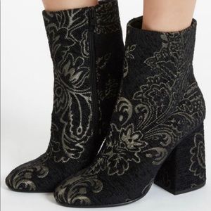 ASH NIB FEDORA BLACK BOOTIE SIZE 10 GORGEOUS!